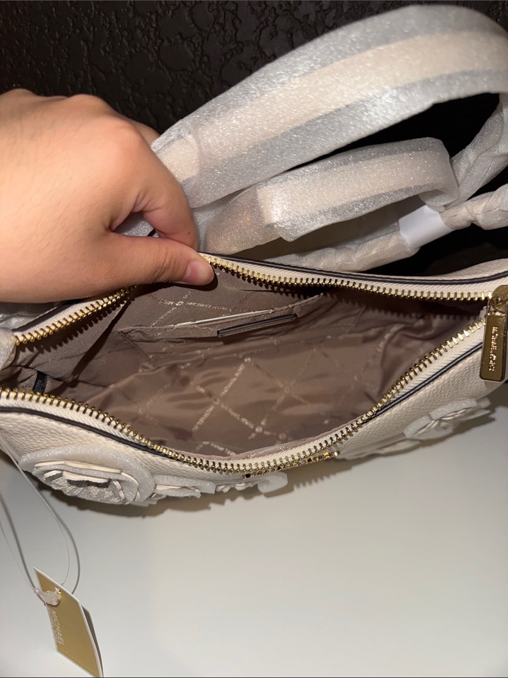 Michael Kors Ivory Floral Applique Shoulder Bag with Gold Logo - Picture 3 of 4